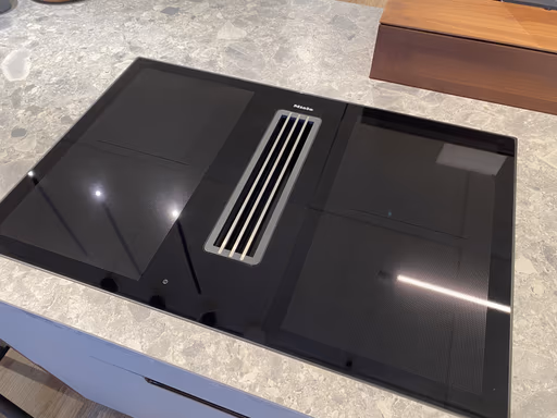 Massivholz-Küche Walden in Robinie